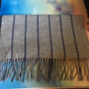 Qi - 100% Cashmere Light Grey with Blue Stripes